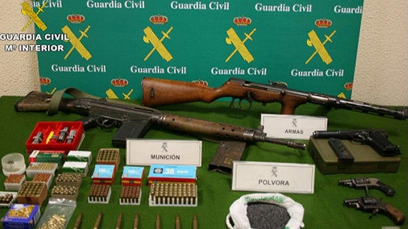 Nueve detenidos al desmantelar un taller clandestino de fabricación de armas | Ver