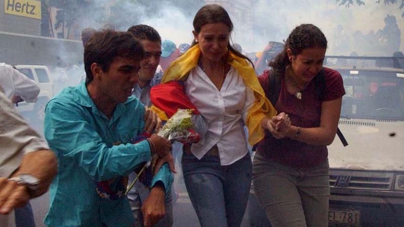 Impiden a la opositora venezolana Machado regresar a la Asamblea