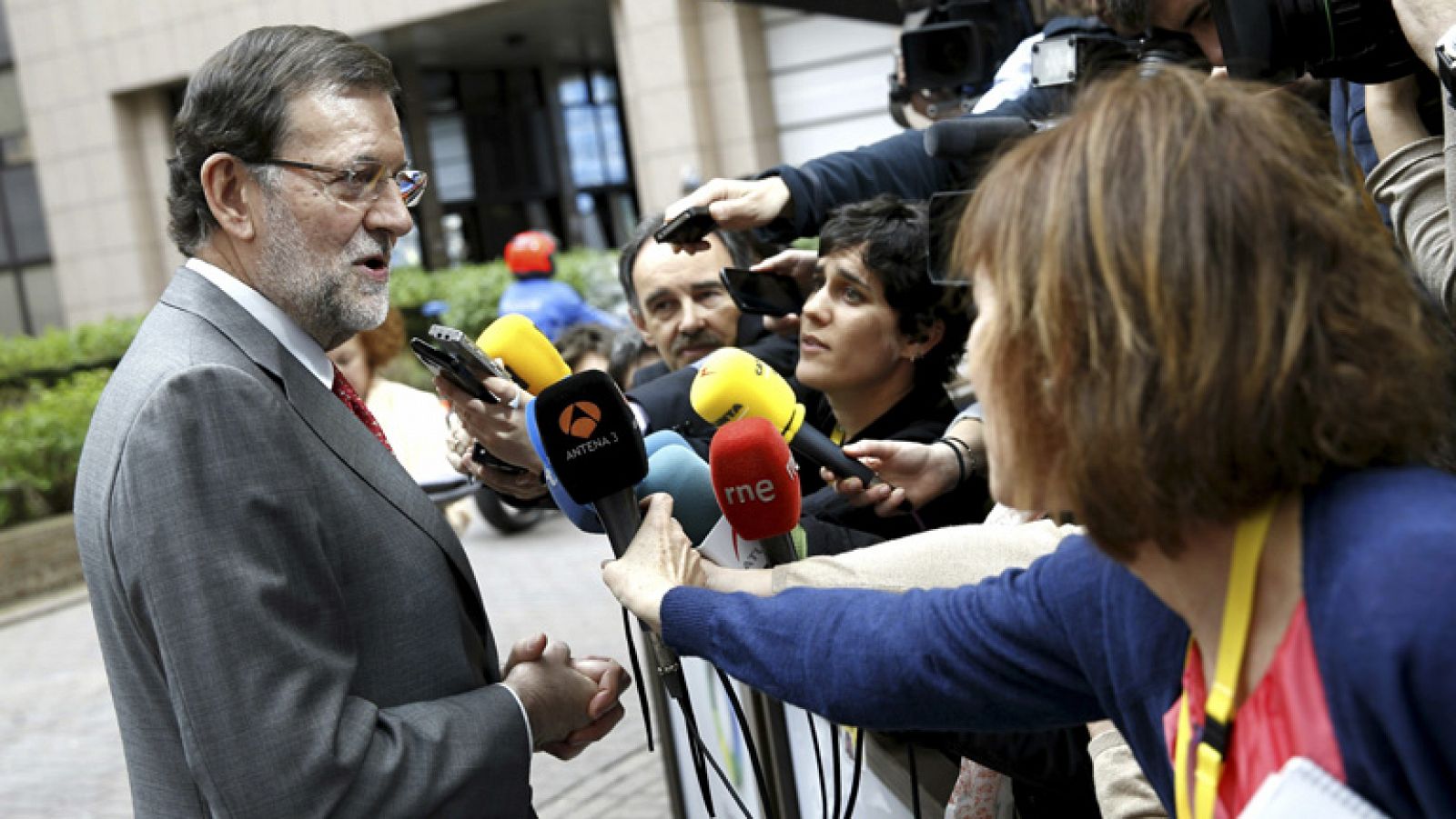 Telediario 1: Para Mariano Rajoy los datos del paro de marzo indican que España va en la buena dirección | RTVE Play