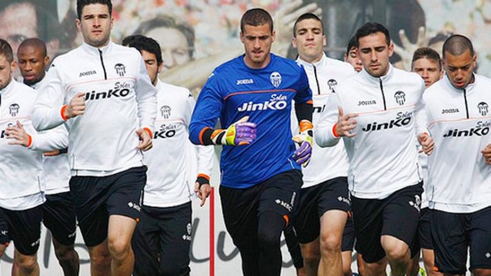 Telediario 1 - El Valencia, a por una victoria balsámica en Basilea