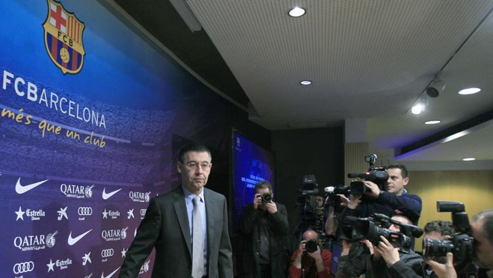 Telediario 1: El Barcelona, indignado, recurrirá la sanción de la FIFA | RTVE Play