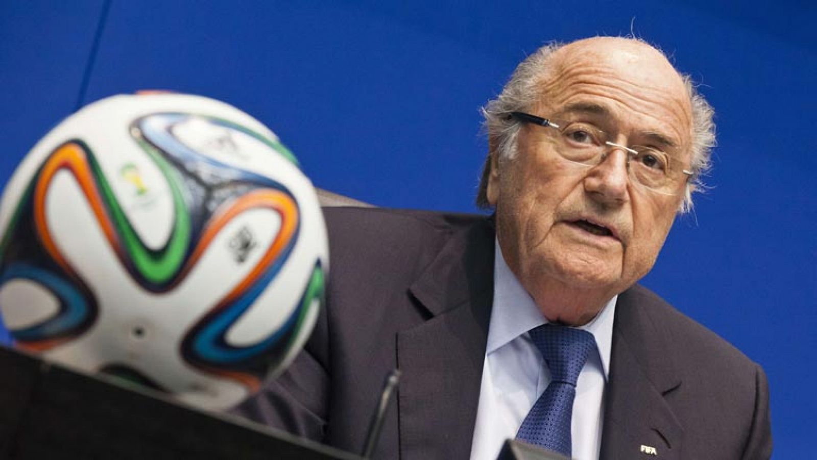 Telediario 1: La FIFA no dejará a Uruguay fuera del Mundial por su crisis interna | RTVE Play