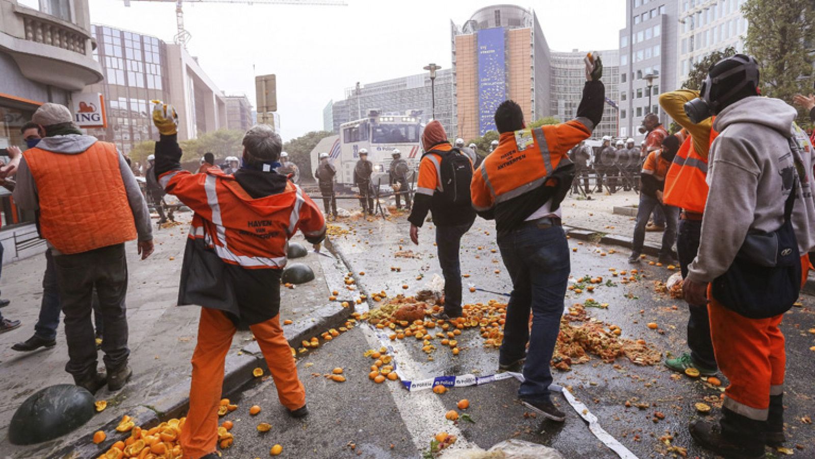 Fuertes enfrentamientos en Bruselas tras la manifestacion contra la austeridad