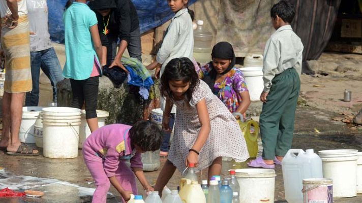 Telediario 1 - Una joven india se suicida