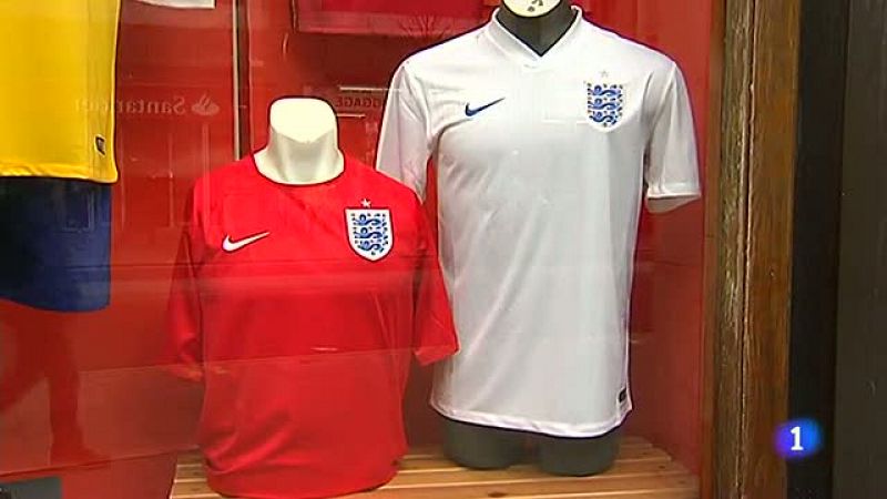 El costo de las camisetas de fútbol está convirtiendo a las prendas oficiales de clubes y selecciones en un producto difícil de alcanzar para los aficionados. En Ingaletrra, hasta David Cameron ha pedido que se regulen los precios de la camiseta de l