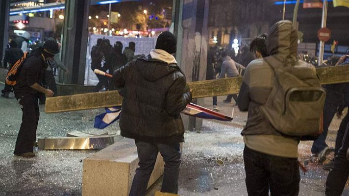 Telediario 1 - Once detenidos en una operación policial por los disturbios del 22M