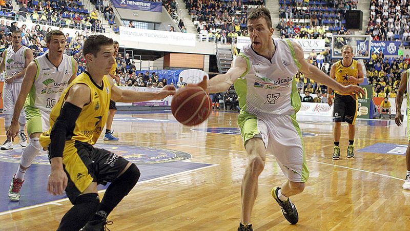 Unicaja fue muy superior en La Laguna y derrotaron al Iberostar por once puntos de difernecia espoleados por un gran Fran Vázquez.