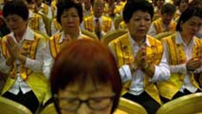 Telediario 1 - Lucha contra el reloj en la búsqueda del avión malasio