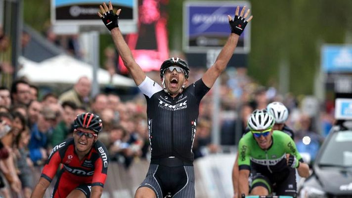 Telediario 1 - Cancellara logra su tercera Vuelta a Flandes