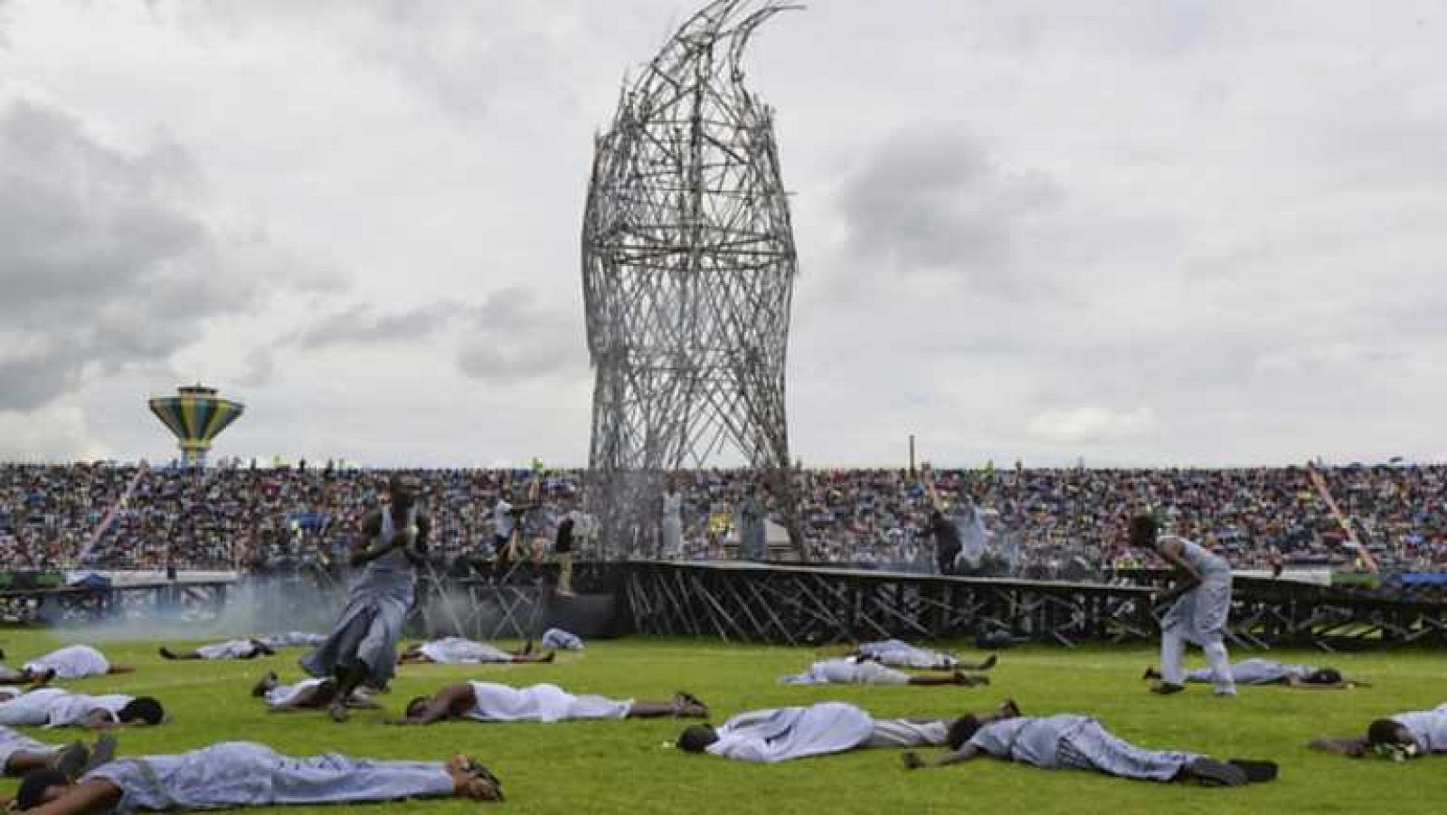 La 2 Noticias - 07/04/14 - Ver ahora