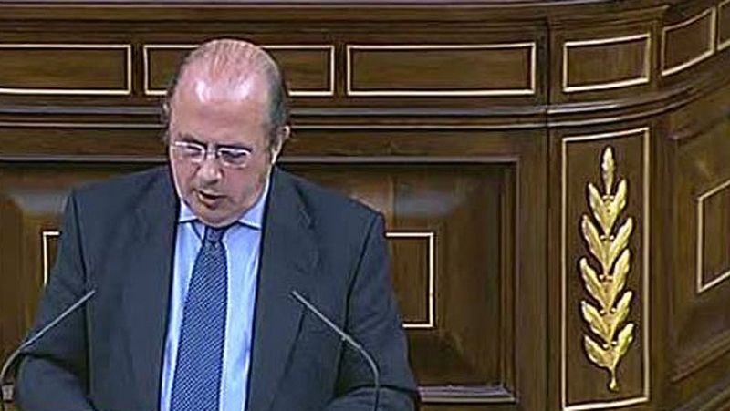 La propuesta del Parlament "ni por su aspecto formal ni por su fondo", según la posición del Gobierno 