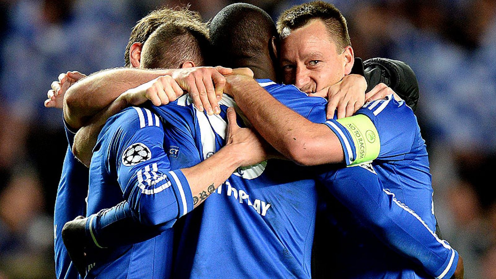 El Chelsea de Mourinho ha levantado el 3-1 encajado en París frente al PSG y se ha impuesto 2-0 en Londres, consiguiendo el pase a semifinales de la Champions.