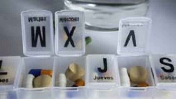 Telediario 1 - El 40% de los europeos no sigue correctamente los tratamientos médicos