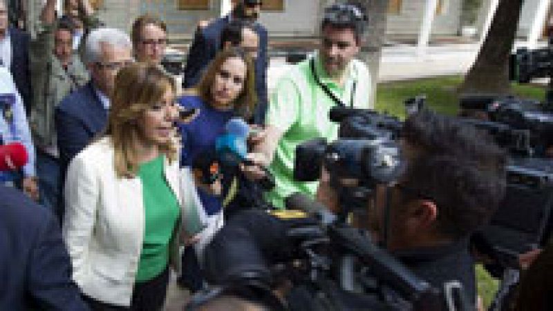 Susana Díaz confirma que ha firmado el decreto que retira provisionalmente a la Consejería de Vivienda las competencias de adjudicar inmuebles  