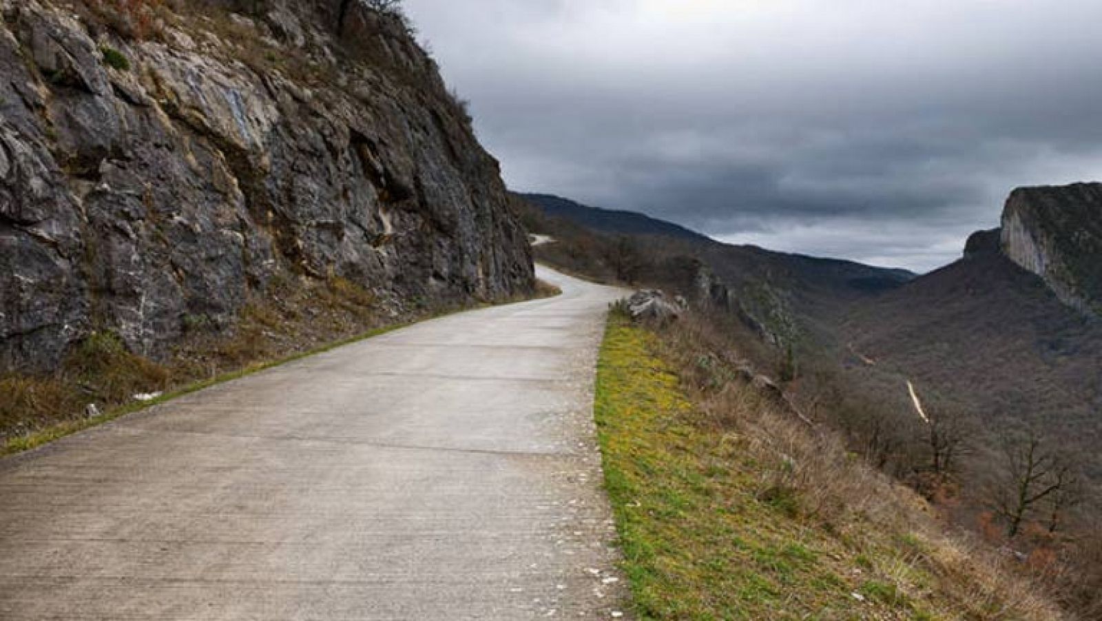 Telediario 1: Piden 6.200 millones de euros para evitar "un deterioro sin precedentes" en las carreteras | RTVE Play