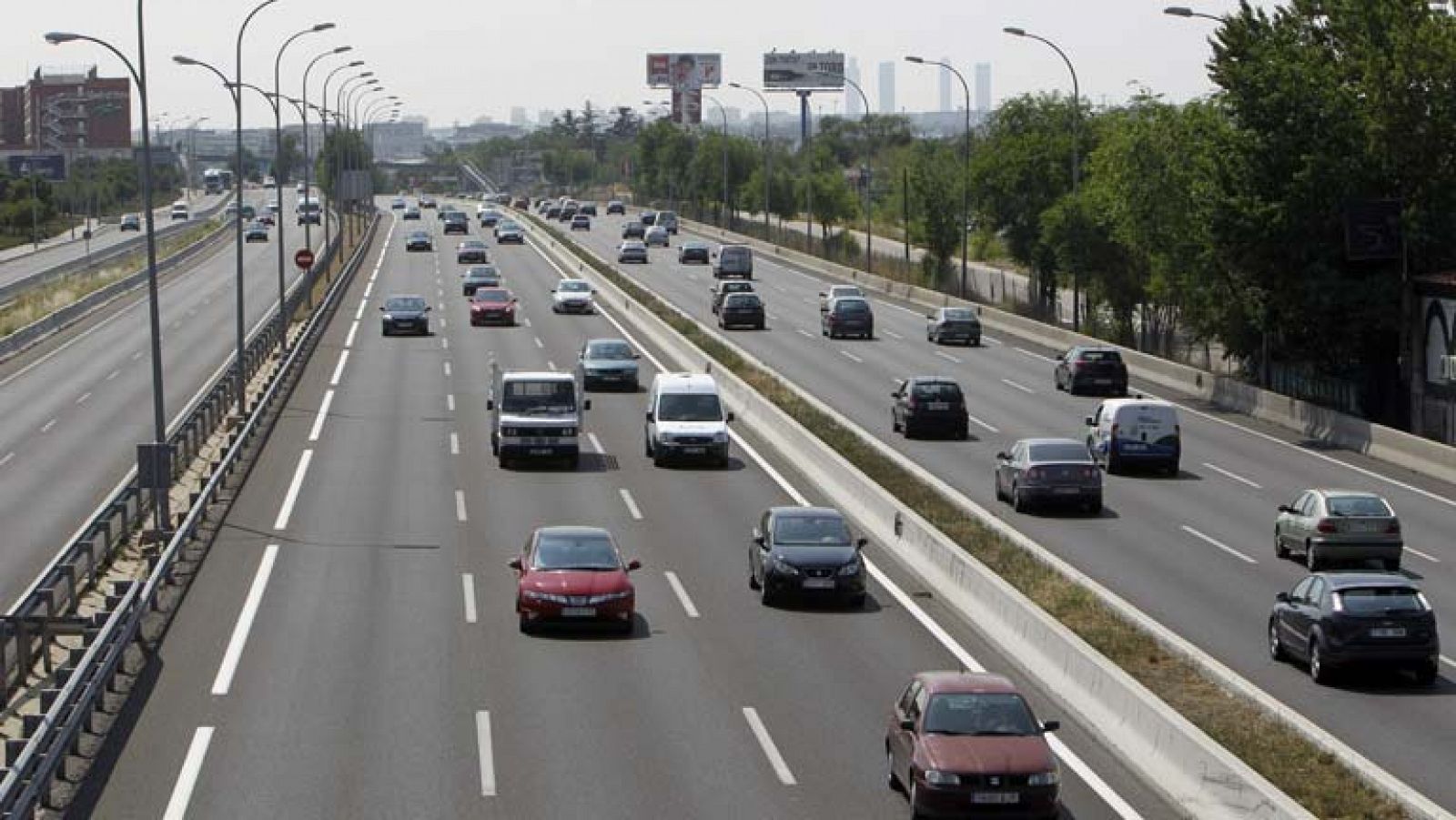 Telediario 1: La DGT va a reforzar la vigilancia en la carreteras secundarias durante la Semana Santa | RTVE Play