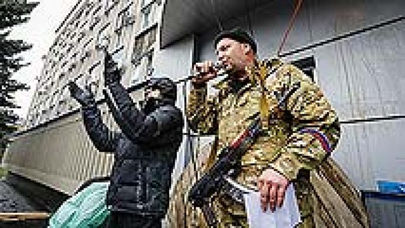 Activistas prorrusos mantienen ocupada la sede de la seguridad ucraniana en Lugansk