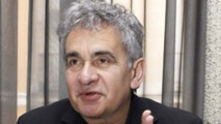 Telediario 1 - Bernardo Atxaga publilca libro