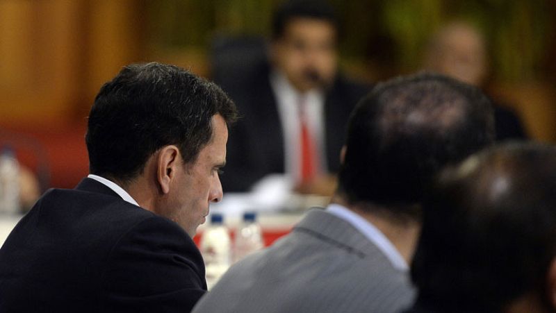 Primer diálogo cara a cara entre la oposición y el gobierno venezolano