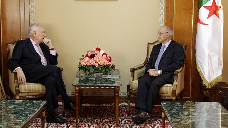 Margallo destaca que España otorga una "importancia capital" a Argelia