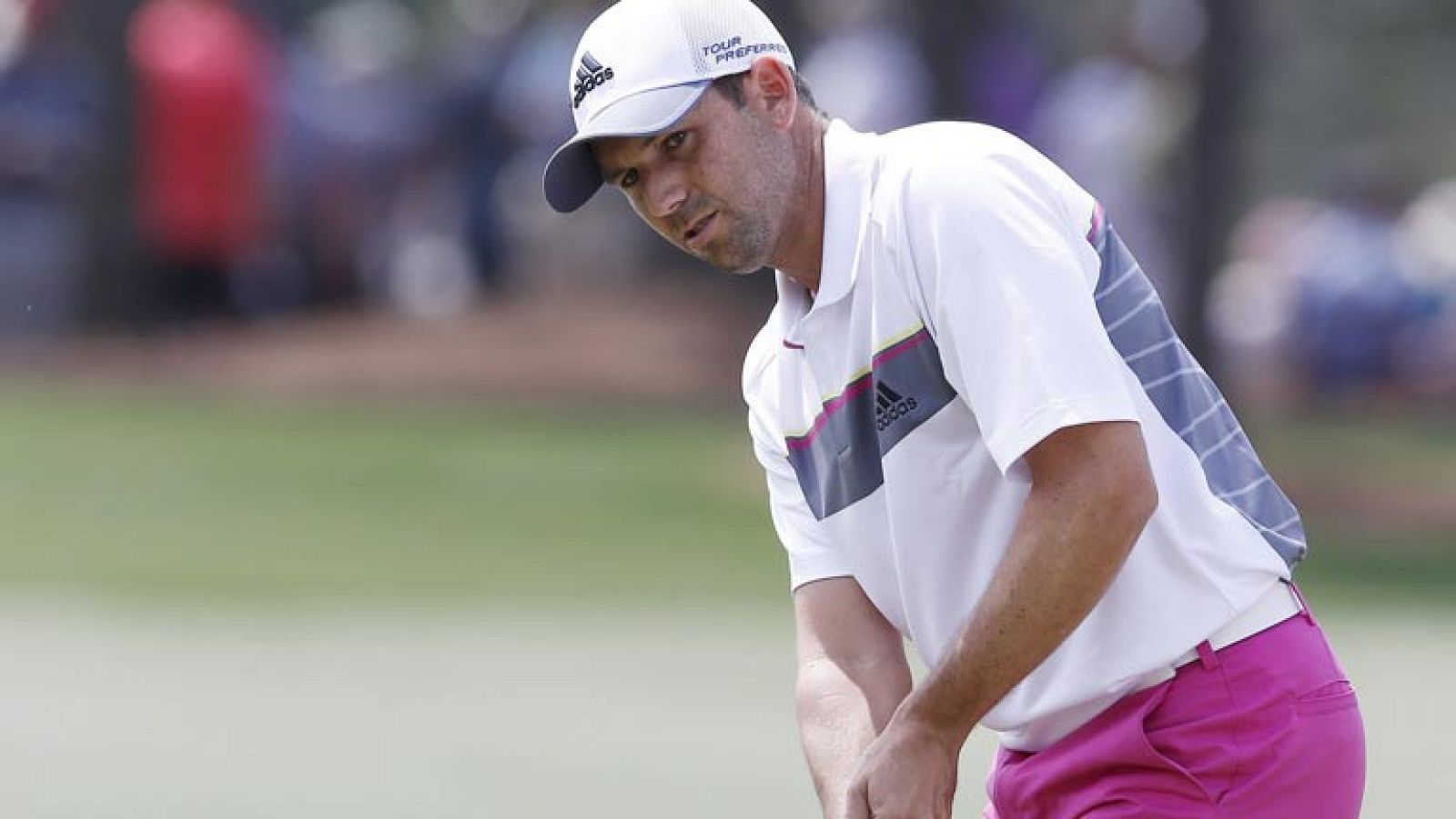 El estadounidense Bubba Watson ha ascendido al liderato de la 78 edición del Masters, primer 'major' de la temporada, en una jornada  en la que el español Sergio García, con una tarjeta de 75 golpes, no  pudo superar el corte, algo que sí consiguieron Gonzalo  Fernández-Castaño, Miguel Angel Jiménez y José María Olazabal. 