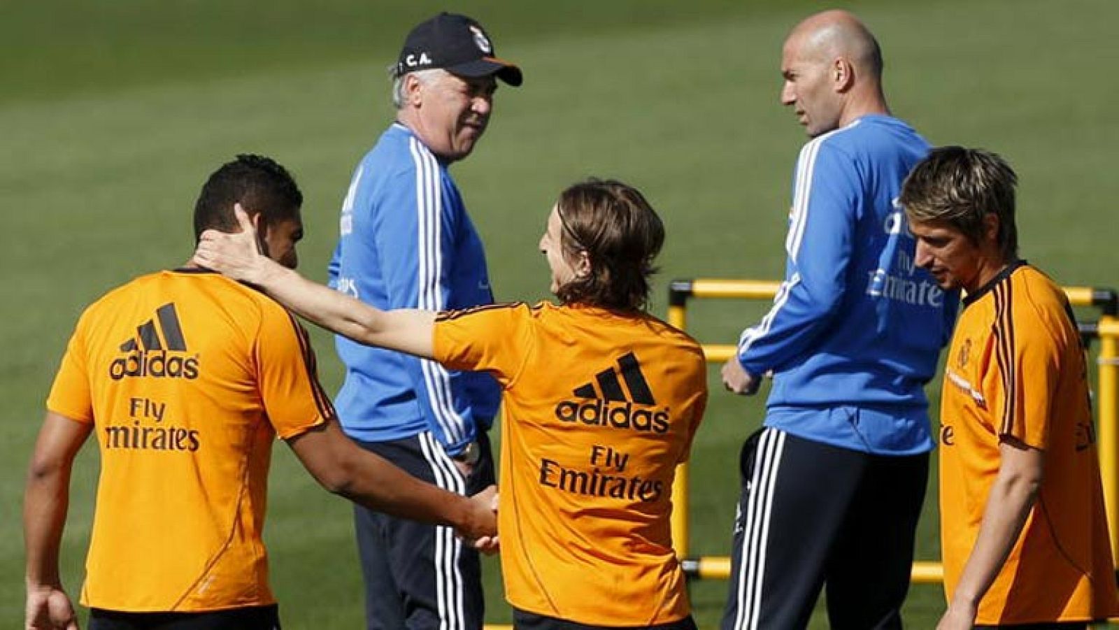 El Real Madrid pretende recuperar sensaciones perdidas en un momento decisivo de la temporada, sin Cristiano Ronaldo y con siete bajas para recibir en el Santiago Bernabéu a la UD Almería, equipo de otra Liga que no renuncia a dar la campanada, acuciados por su problemas, penúltimos de la tabla. 