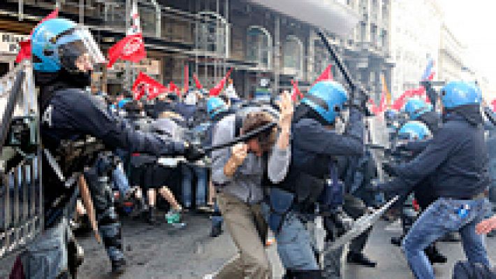 Una manifestación en Roma acaba en batalla campal