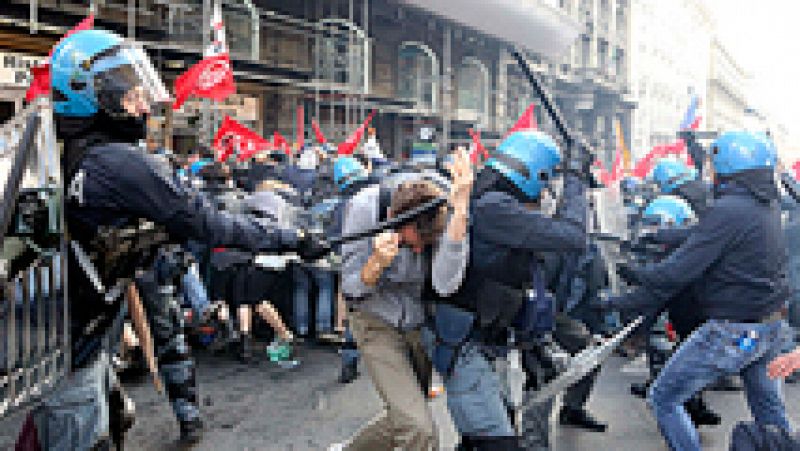 Una manifestación en Roma acaba en batalla campal - Informativo 24h | Ver