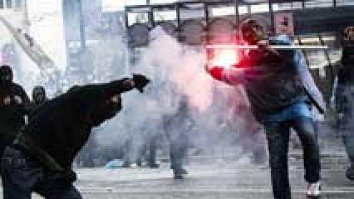 Gravies enfrentamientos en manifestaciones en Roma