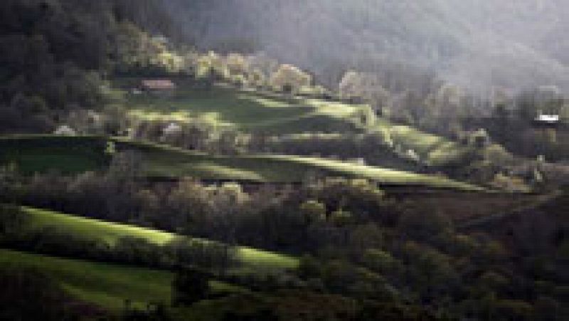 Nuboso con chubascos en el norte de la península y Canarias