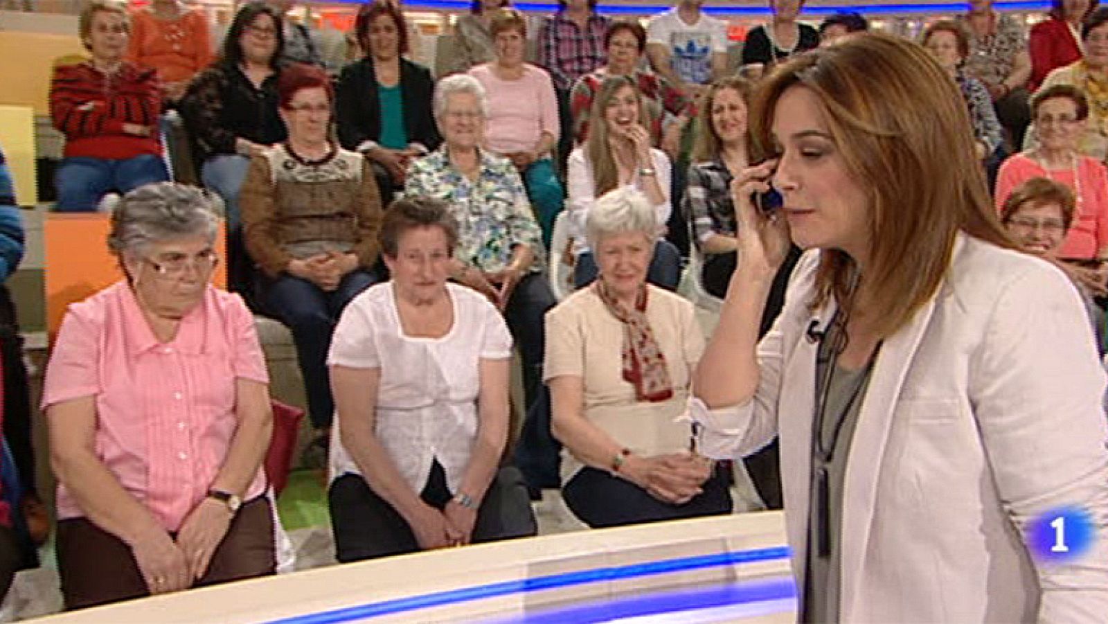 Entre Todos - Llaman en directo a una espectadora del público