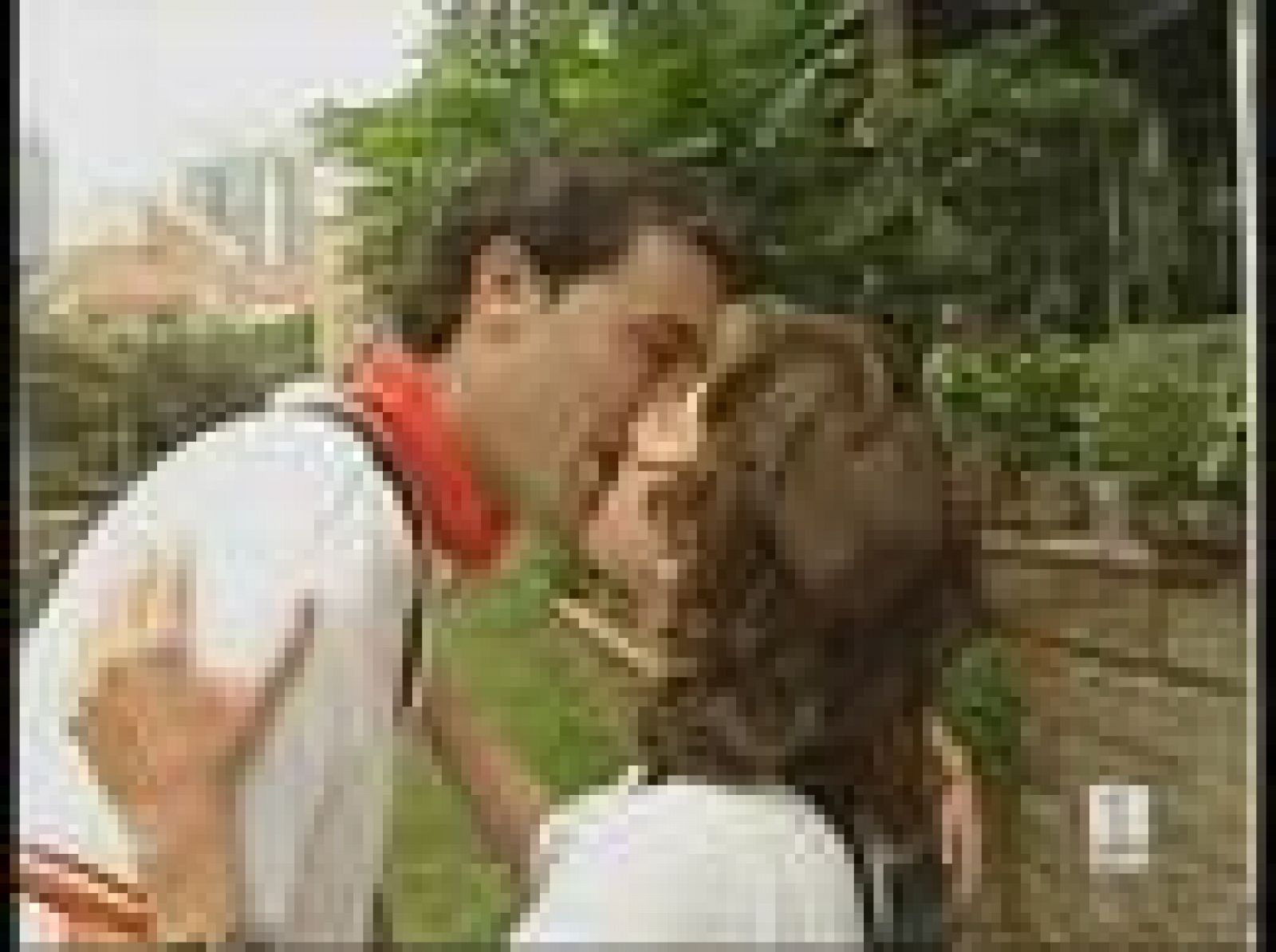 José Luis Abajo ha celebrado junto a su familia y amigos su flamanete medalla de bronce conseguida en esgrima.