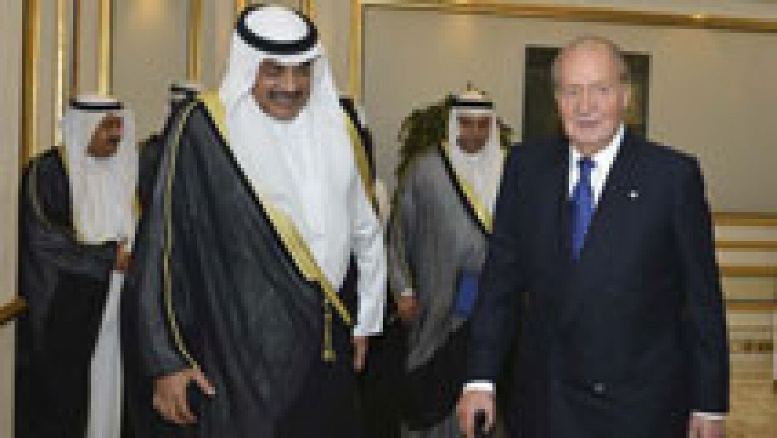 El Rey regresa a España con retraso debido a una avería en el avión