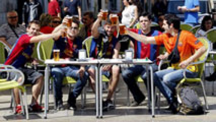 Telediario 1 - La afición culé toma Valencia