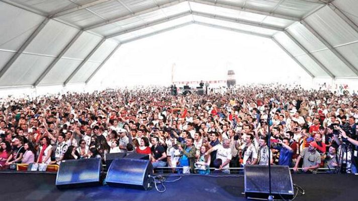 Telediario 1 - Los aficionados blancos quieren la Copa del Rey