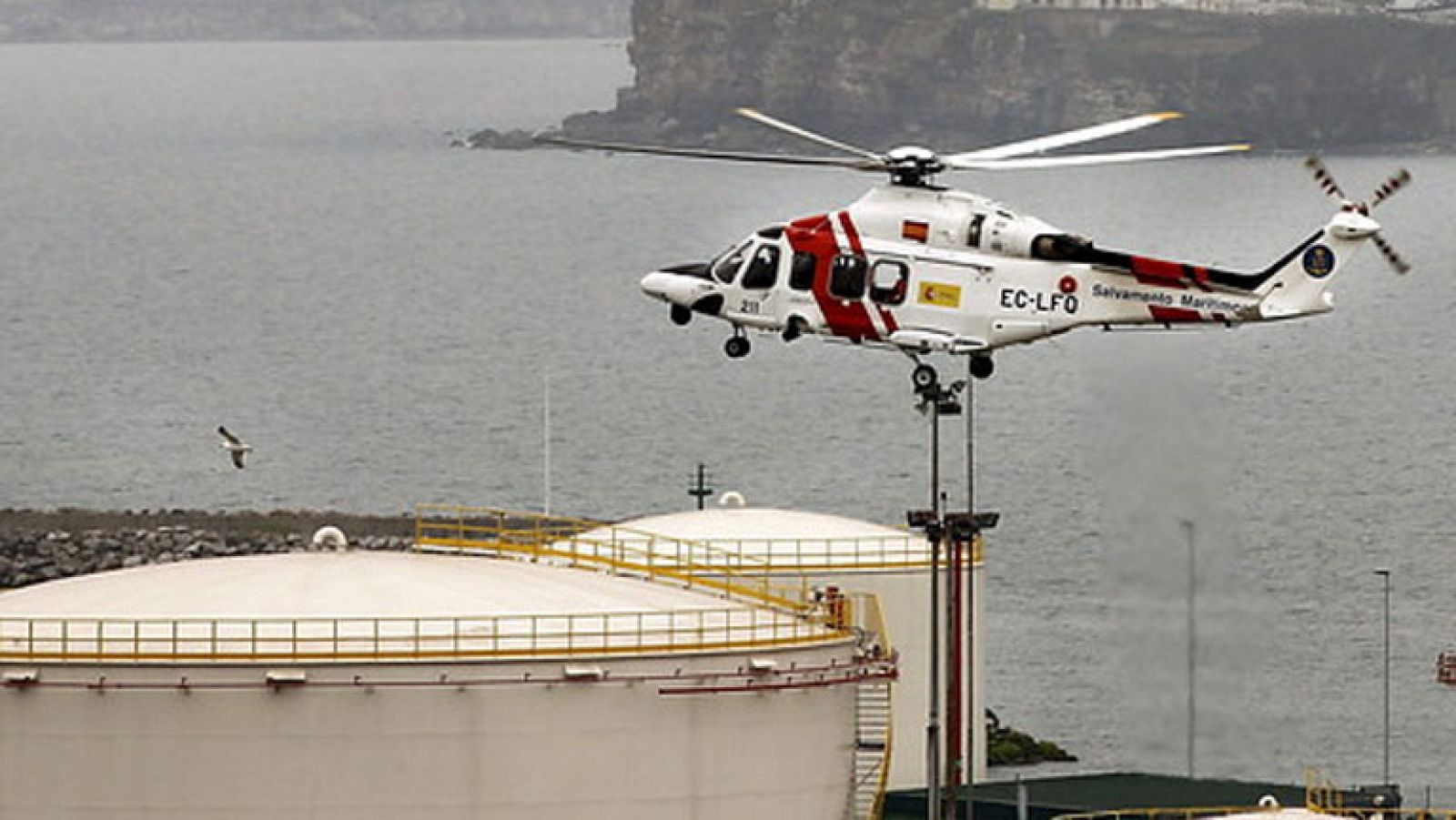 Tres marineros mueren y otros dos están desaparecidos tras naufragar un pesquero en Asturias 