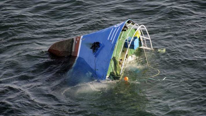 Telediario 1 - Naufragios en las costas españolas