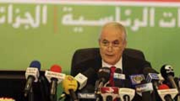 Telediario 1 - Felicitaciones a Abdelaziz Buteflika por su victoria