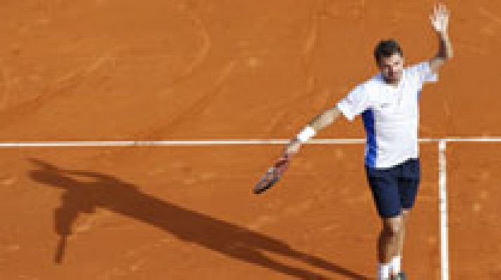 Wawrinka vence a Federer en la final fratricida de Montecarlo