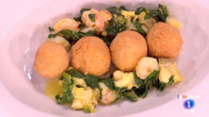 Albóndigas de garbanzos en salsa