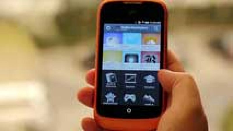 La OCU lanza la primera compra colectiva de telefonía móvil para conseguir mejores precios   