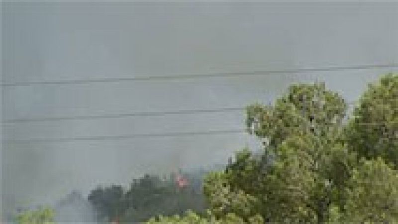 Cientos de desalojados en un incendio entre Torrent y Chiva