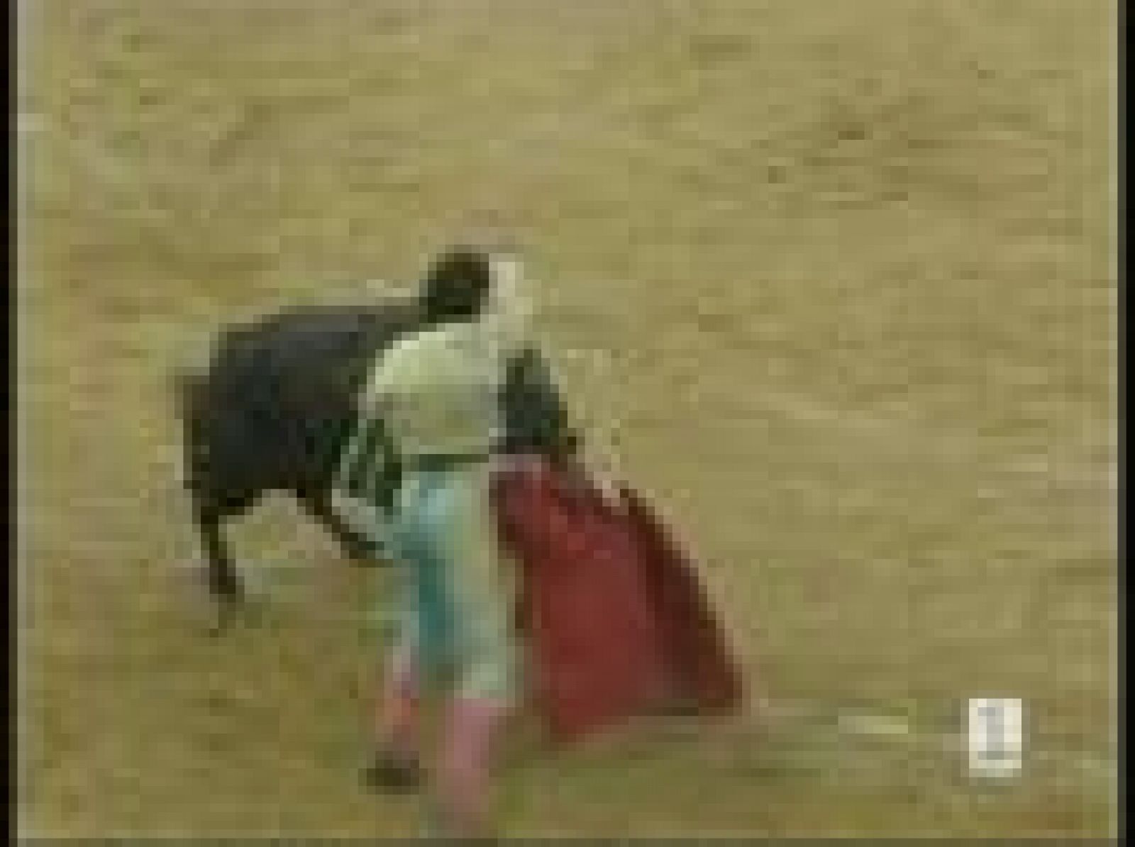 El diestro Cayetano Rivera se recupera de la grave cogida que sufrió ayer en la  feria de San Lorenzo de Huesca | Ver