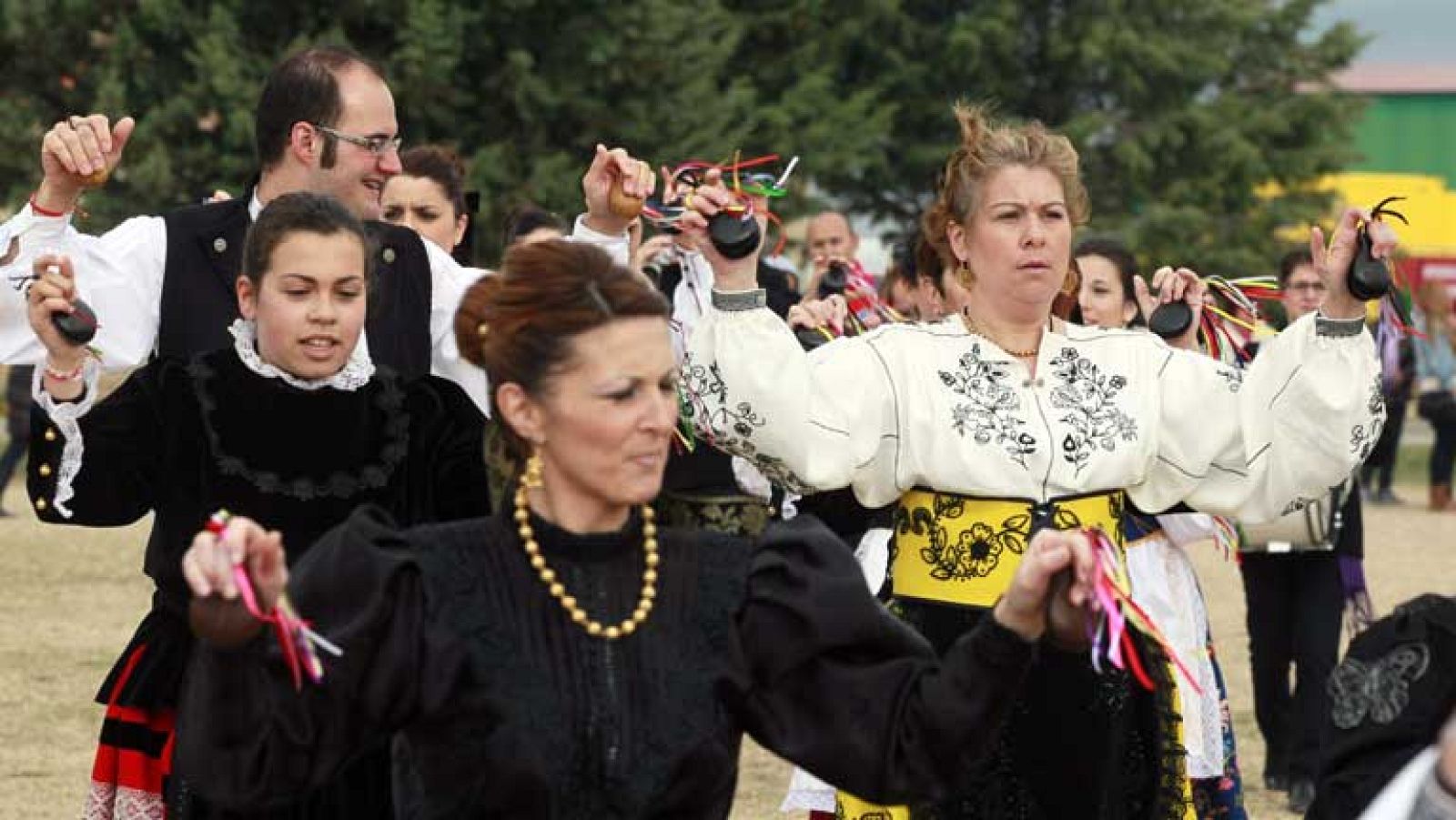 Aragón y Castilla y León celebran el día de su comunidad