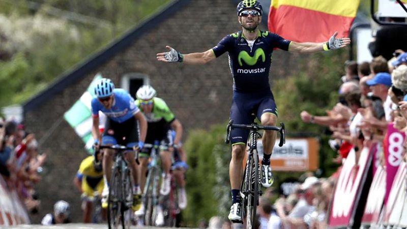 El español Alejandro Valverde, del equipo Movistar, se ha impuesto en la Flecha Valona, disputada a través de 199 kilómetros y con meta en el mítico Muro de Huy.   En la segunda batalla en Las Ardenas, Valverde se impuso a lo grande con un tiempo de 