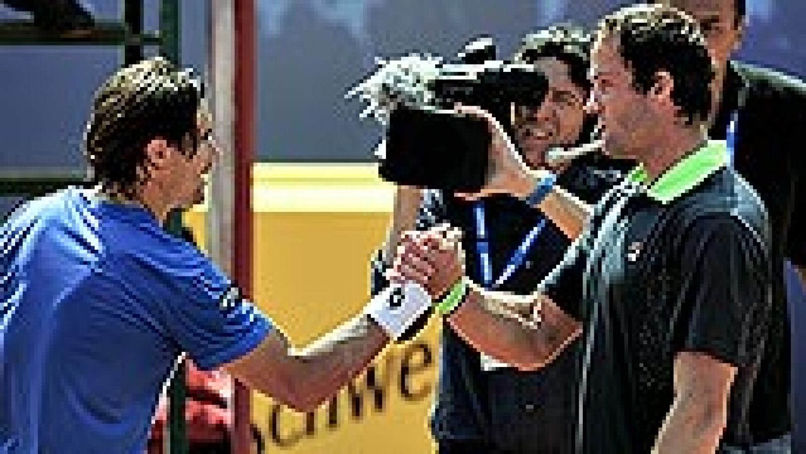 El Torneo Conde de Godó ha vivido la sorpresa de la jornada este miércoles con la pérdida del segundo cabeza de serie, el español David Ferrer, frente al ruso Teymuraz Gabashvili por 6-4 y 6-2 en una hora y 20 minutos.