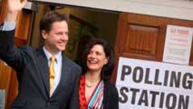 La mujer de Nick Clegg defiende rotunda a los hombres que cuidan de sus hijos 