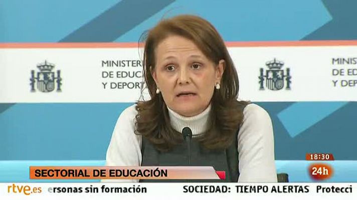 Informativo 24h - Los universitarios con beca reciben este curso 300 euros menos de media que el anterior