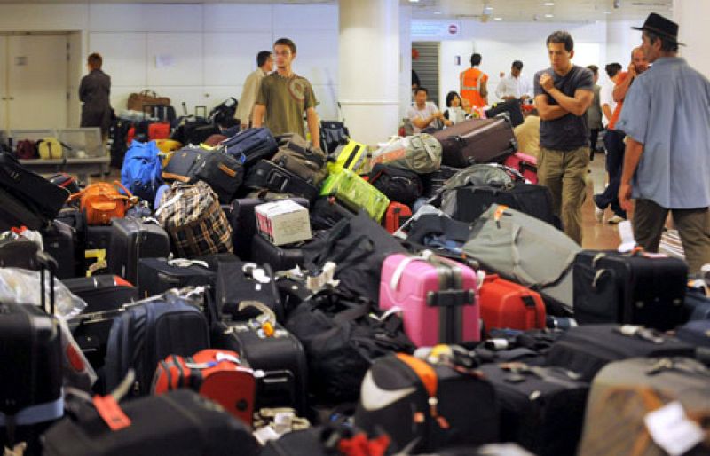 En torno a 600 pasajeros españoles no pueden dejar Bélgica debido a la huelga del personal del aeropuerto de Bruselas, que se ha colapsado. 