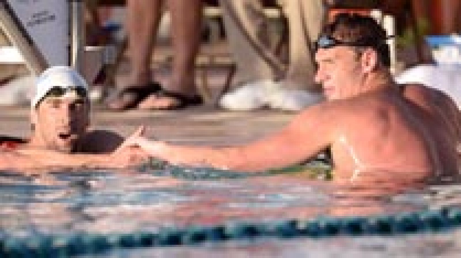 Phelps cede ante Lochte en los 100 mariposa en su vuelta a la competición